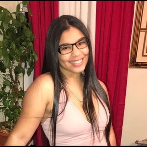 Meet your Posher, Denise